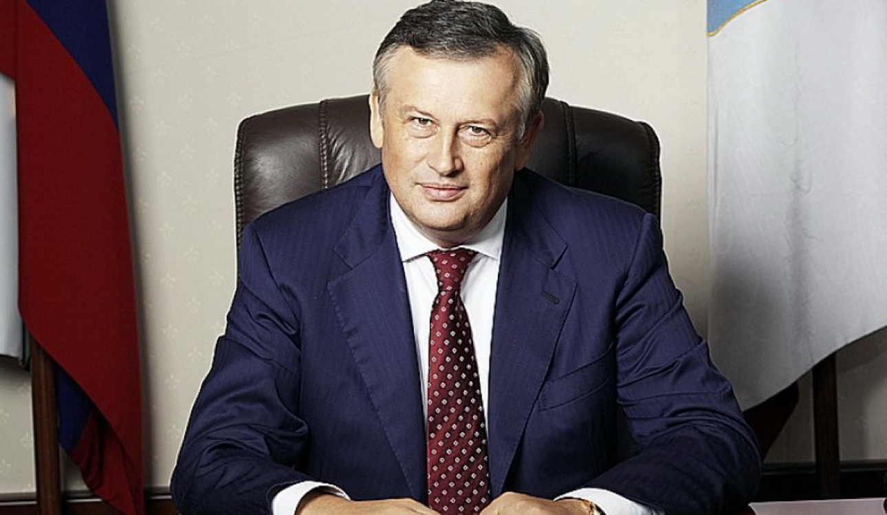Выпускников СПбУТУиЭ поздравил Губернатор Ленинградской области Александр Дрозденко