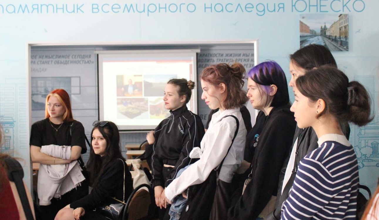 С историей университета первокурсники познакомились в музее