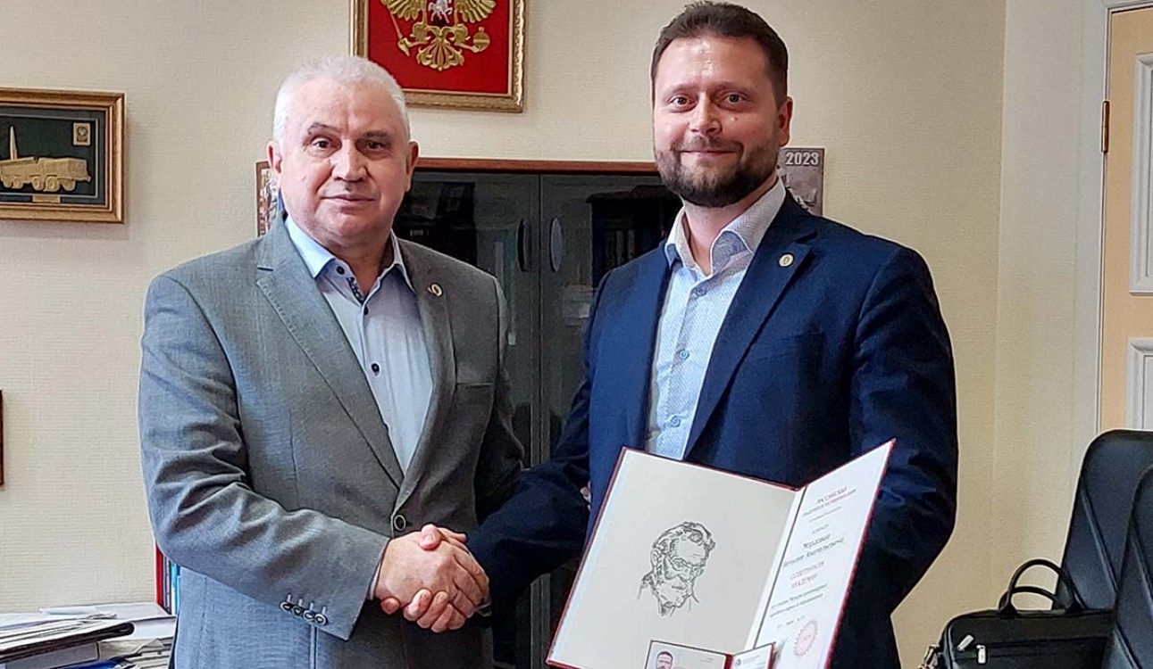 Заведующий кафедрой Виталий Мордовец стал членом Российской академии естественных наук