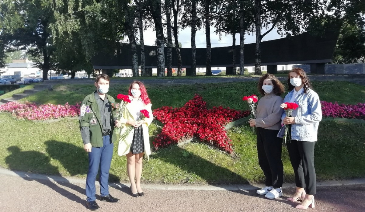 По памятным местам блокадного Ленинграда