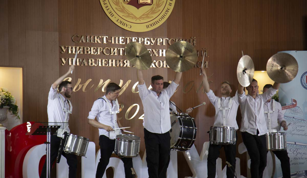 Барабанная дробь в прямом эфире и высокие гости online