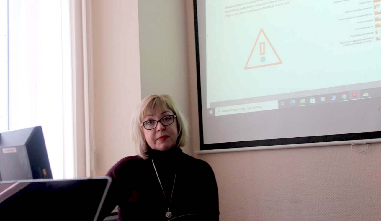 К Дню учителя. Доцент кафедры рекламы и связей с общественностью Ирина Юмашева: «Проектное обучение – это основа»