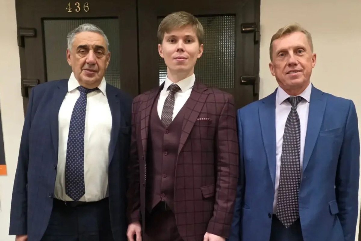 Выпускник аспирантуры успешно защитил кандидатскую диссертацию