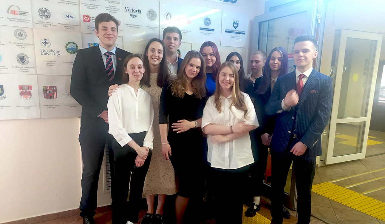 Поздравляем выпускников программы двух дипломов «Международный финансовый менеджмент»
