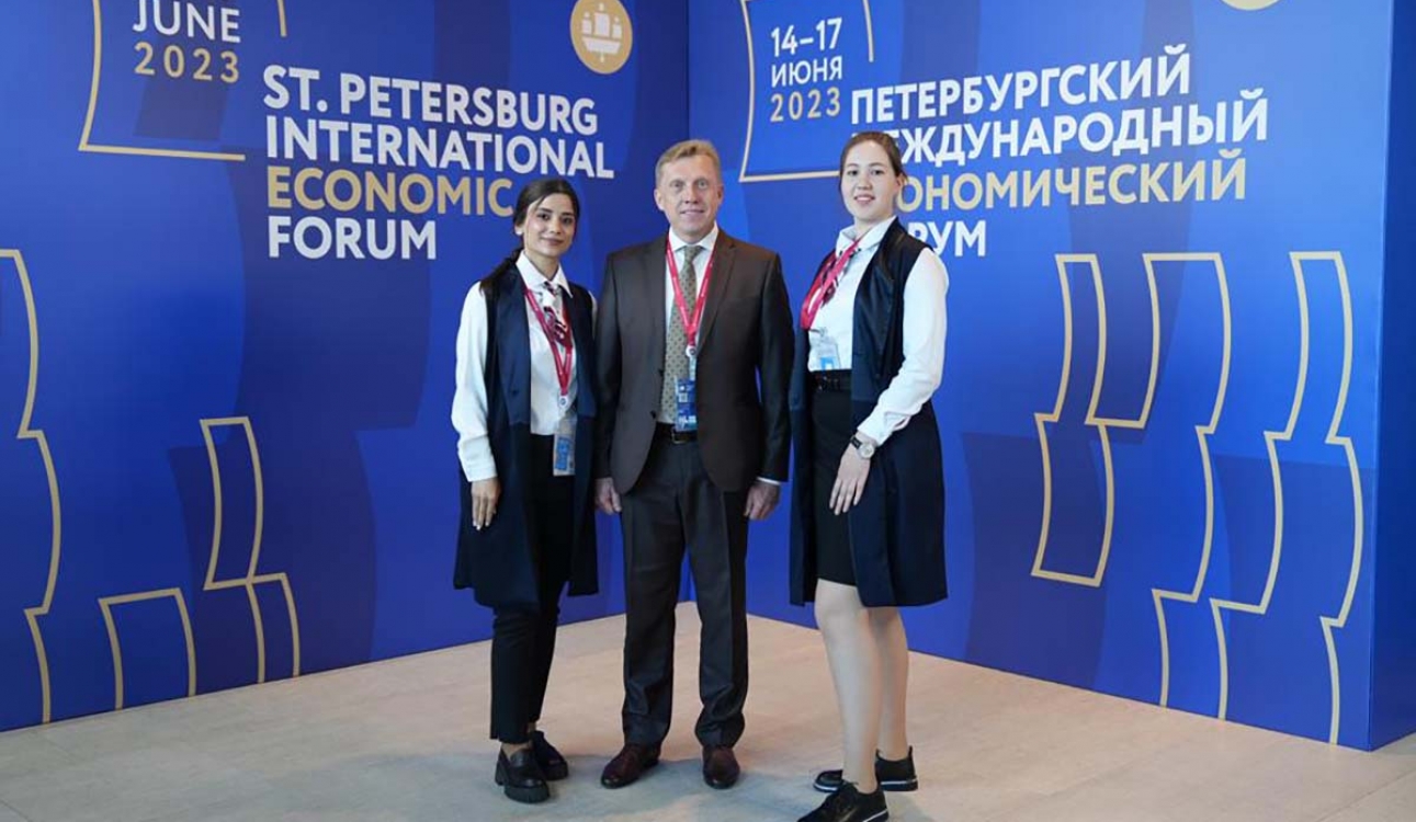 Студенты СПбУТУиЭ приняли участие в ПМЭФ – 2023 в качестве волонтеров