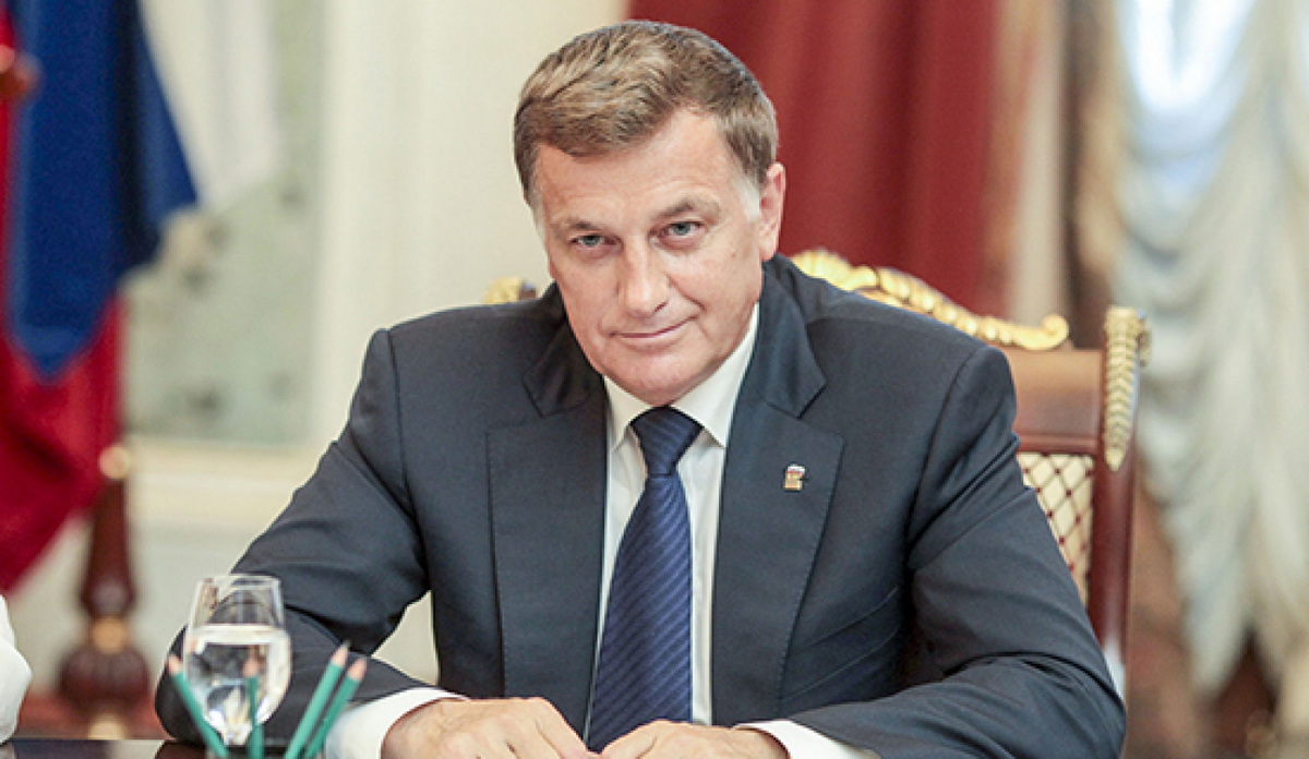 Первокурсников СПбУТУиЭ поздравил председатель Законодательного собрания Северной столицы Вячеслав Макаров
