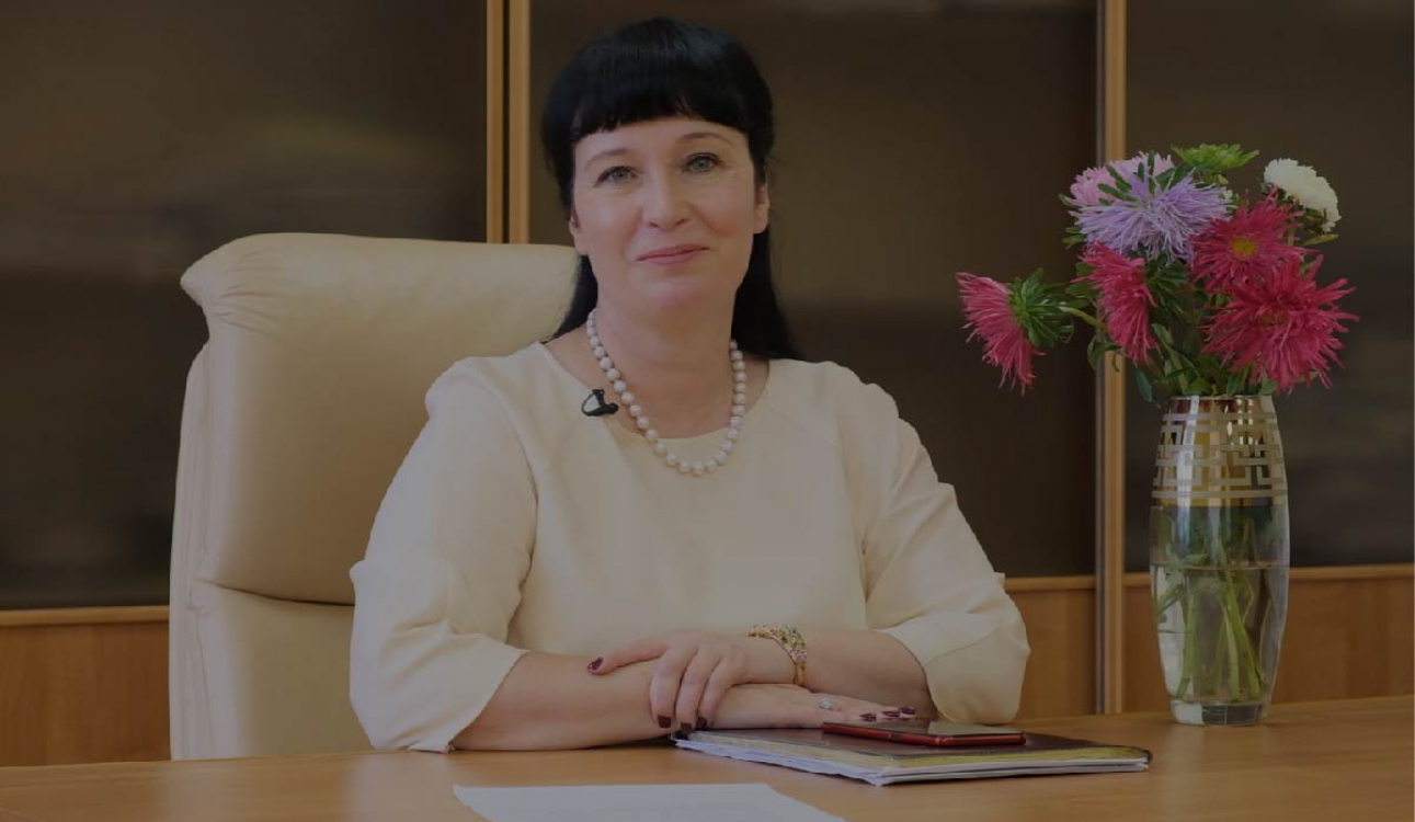 Университет и первокурсников поздравили партнеры