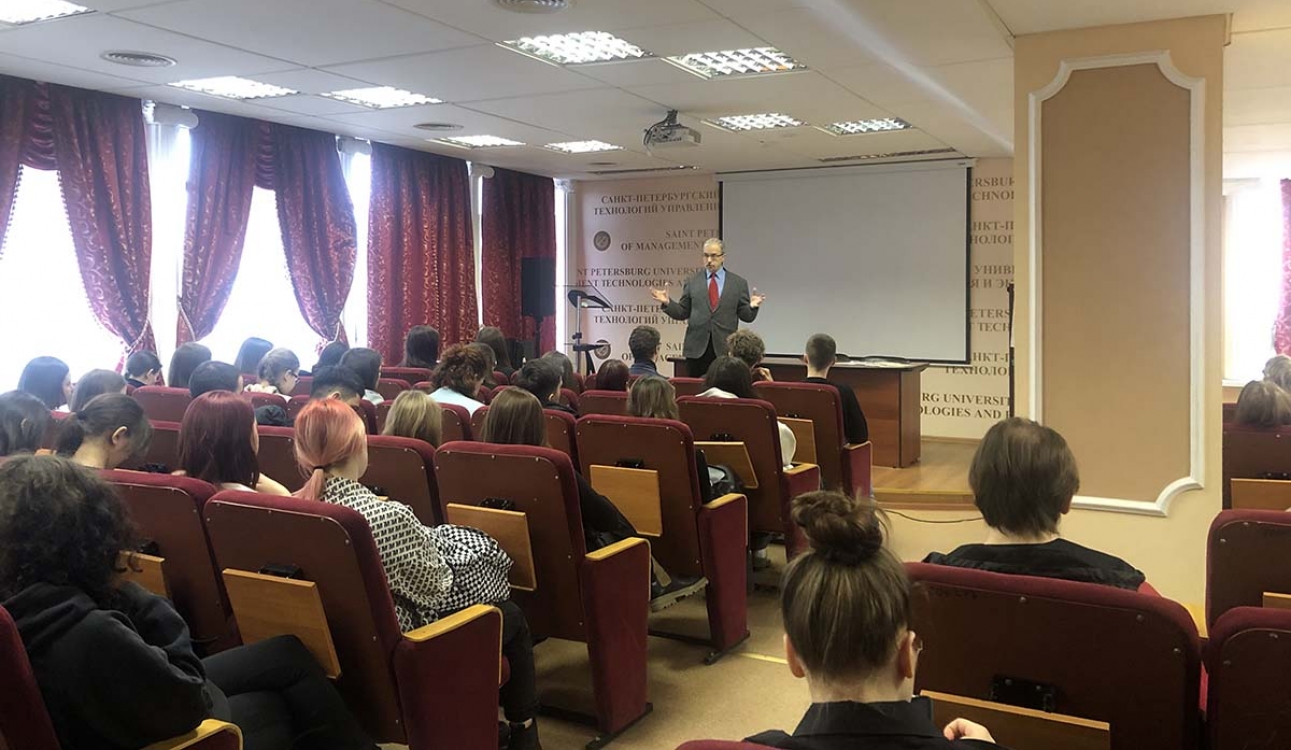Мировой порядок будет эволюционировать. Открытая лекция Сергея Цыпляева