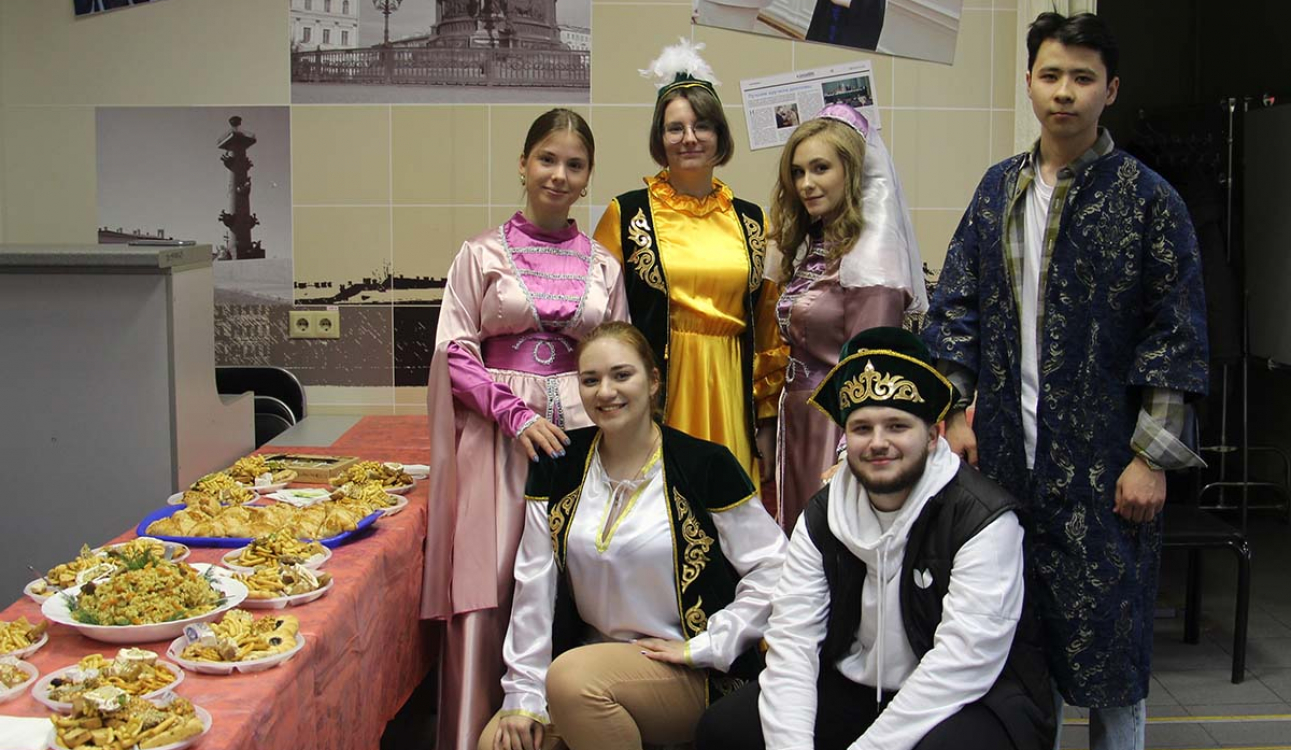 Традиционный праздник Навруз отметили в Санкт-Петербургском университете технологий управления и экономики