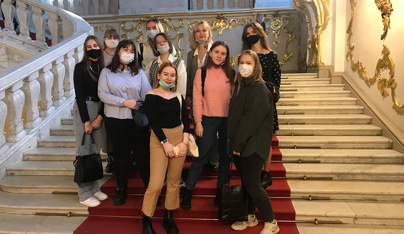 Первая экскурсия для студентов СПбУТУиЭ, активных участников «Школы Ренессанса»