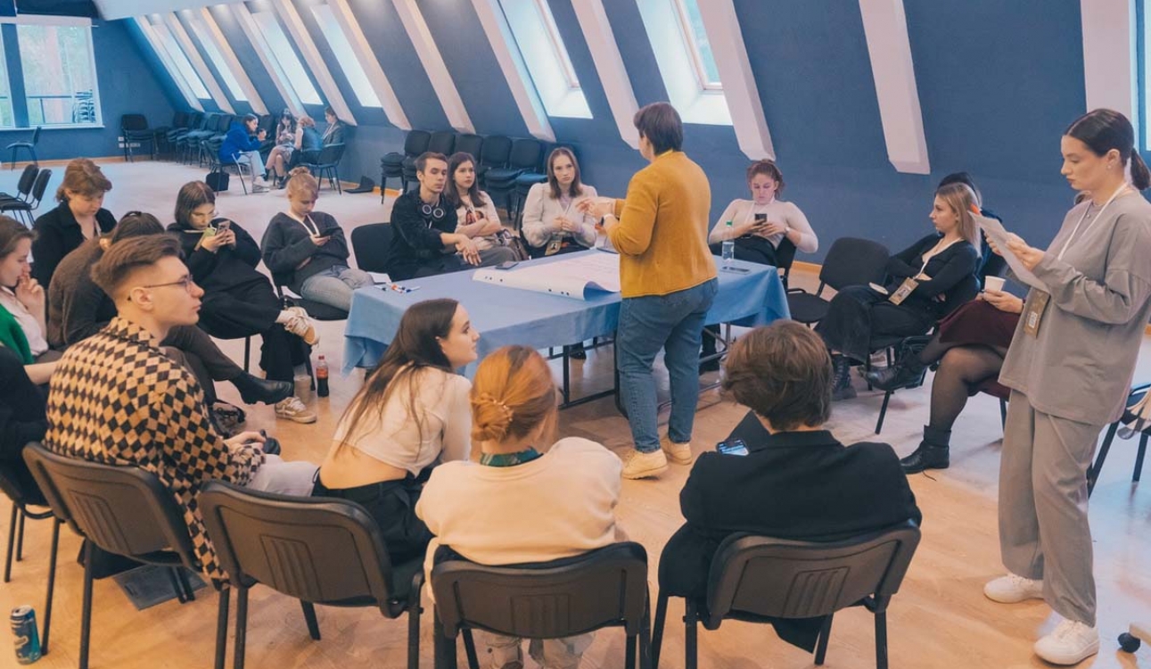 Студенты СПбУТУиЭ приняли участие в выезде Студенческого совета Санкт-Петербурга: «Планируй с умом, действуй сердцем»