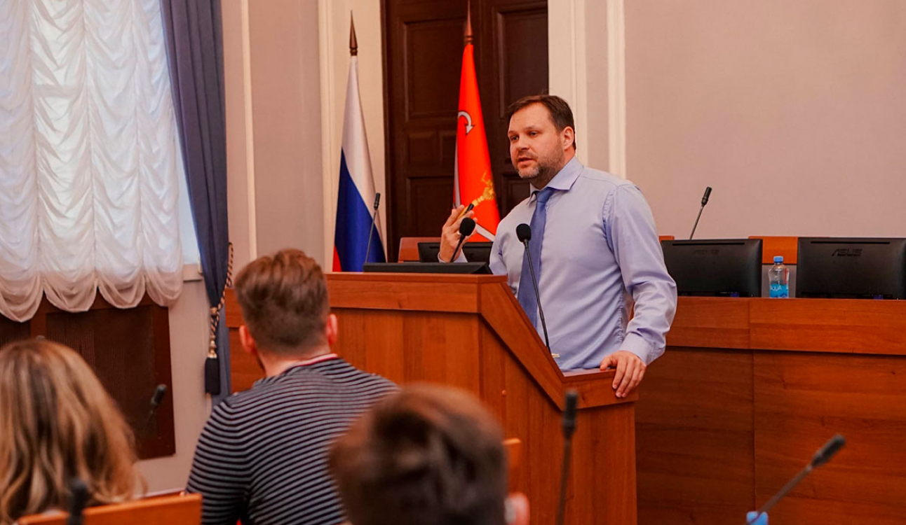 Молодежь и власть: диалог лицом к лицу