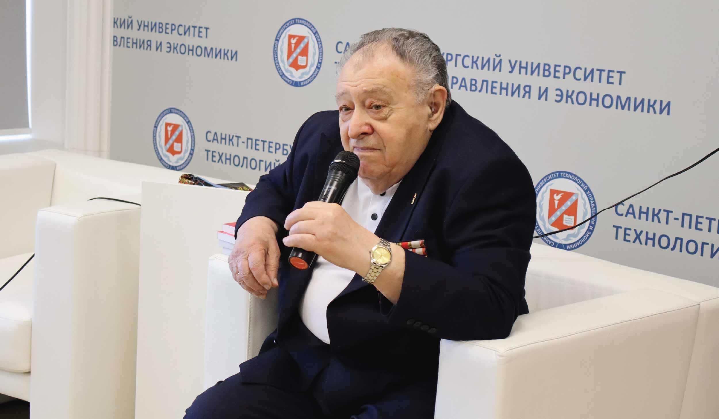 Страницы истории Московского Кремля: по материалам российских архивов