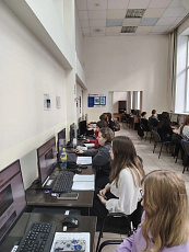 Студенты Алтайского института экономики приняли участие во Всероссийском экономическом диктанте